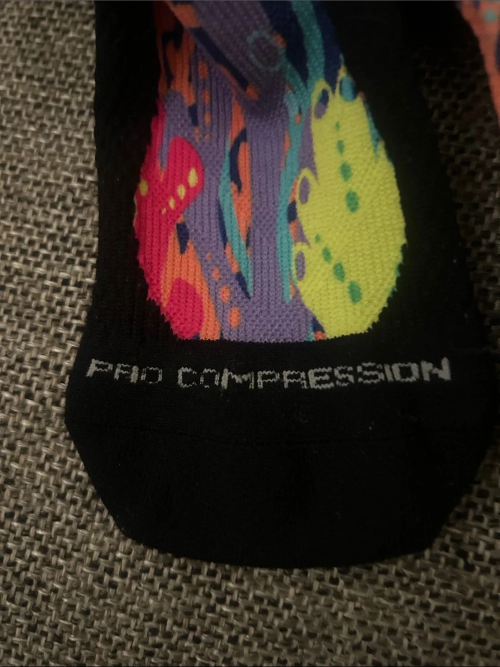 Pro Compression coral reef design socks sm/med